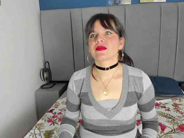 LauraHotties webcam