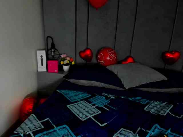 LauraHotties LauraHotties