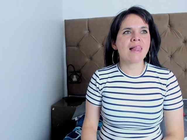 LauraHotties webcam