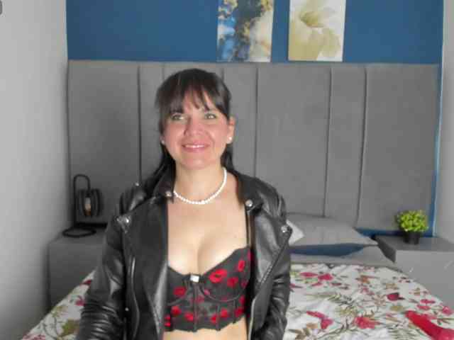 LauraHotties webcam