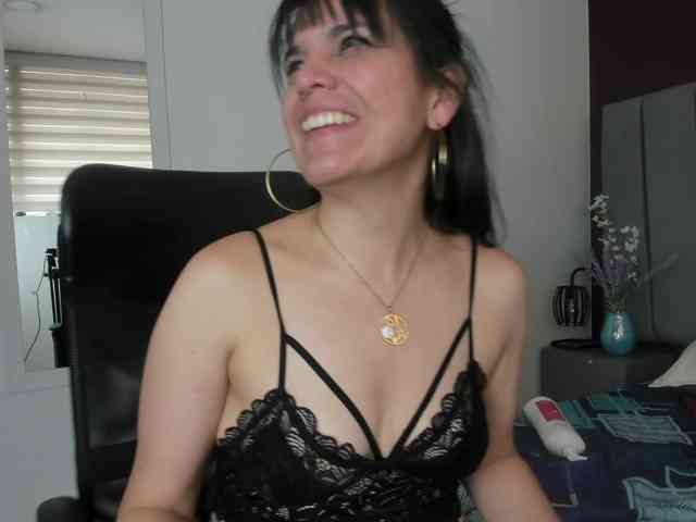 LauraHotties webcam