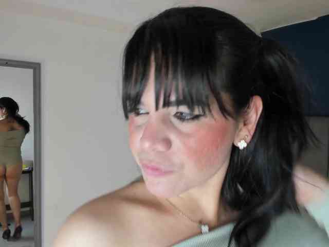LauraHotties webcam
