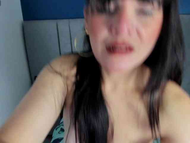 LauraHotties webcam