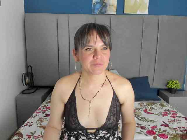 LauraHotties webcam