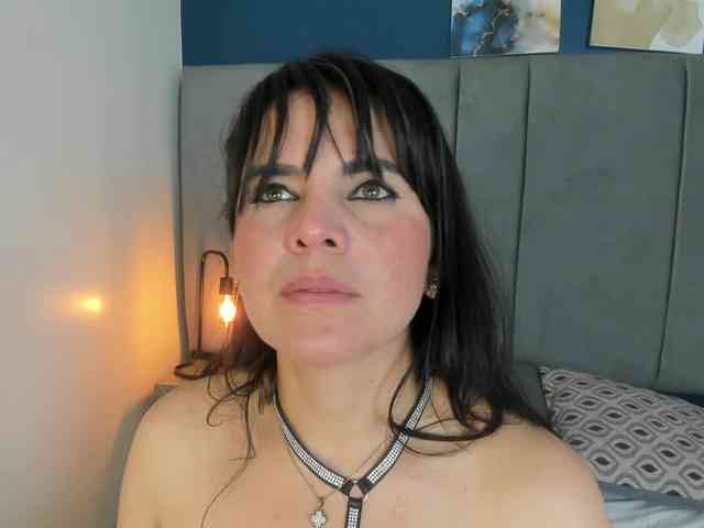 LauraHotties webcam