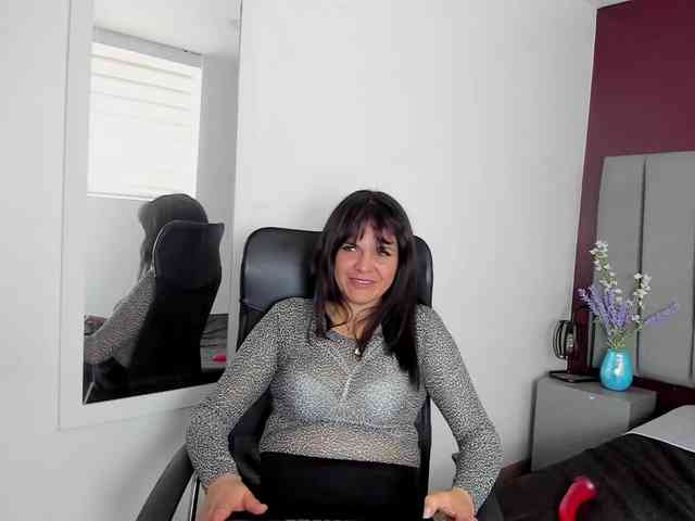 LauraHotties webcam