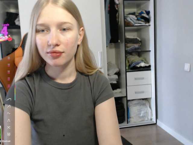 crystalyss's BongaCams show and profile