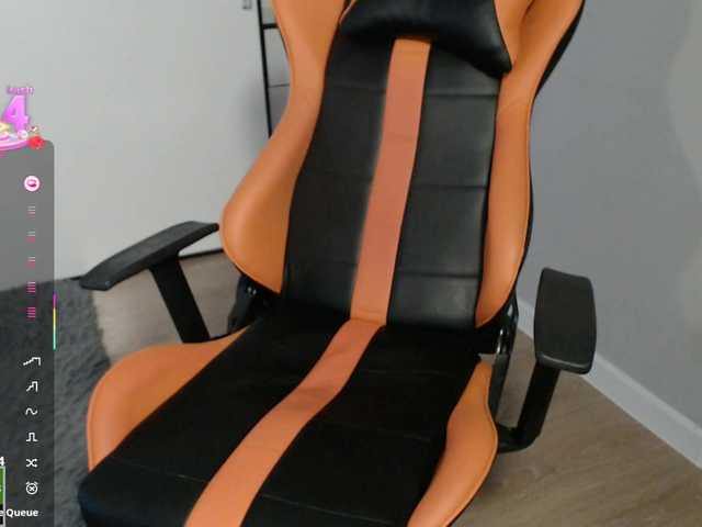 crystalyss's BongaCams show and profile