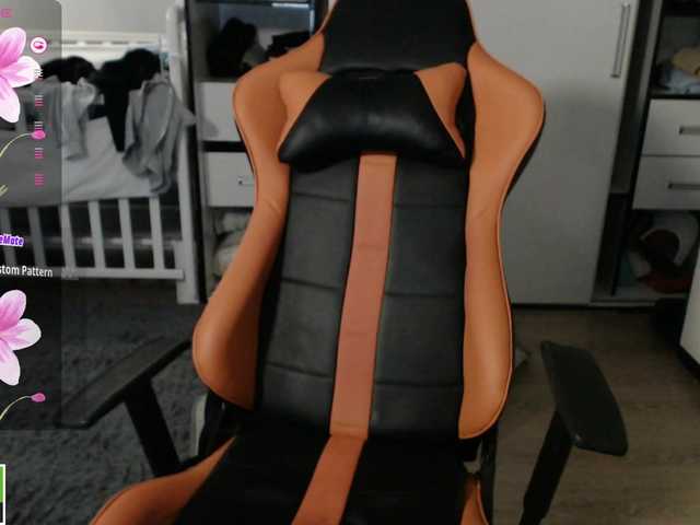 crystalyss from BongaCams is Freechat