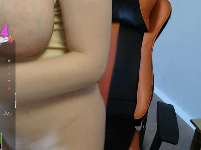 crystalyss's BongaCams show and profile