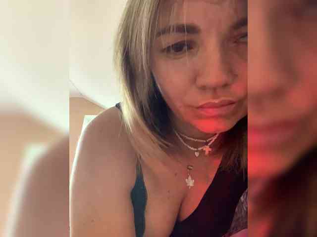 Ella-Pearlie webcam
