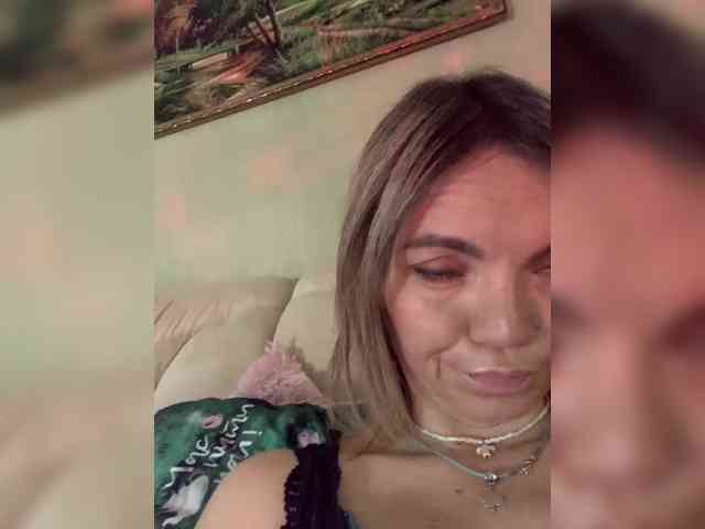 Ella-Pearlie webcam