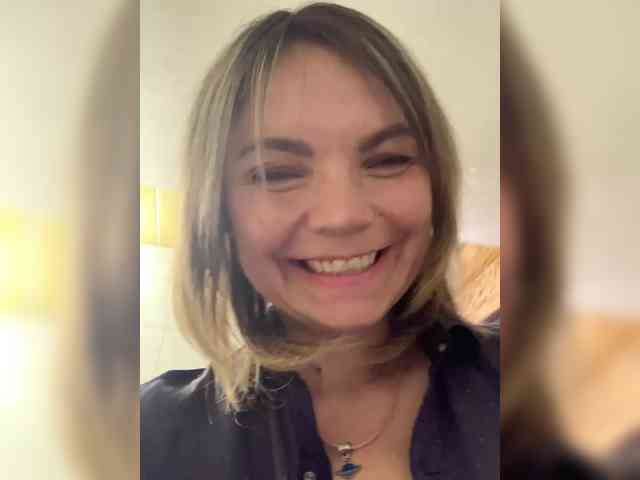 Ella-Pearlie webcam