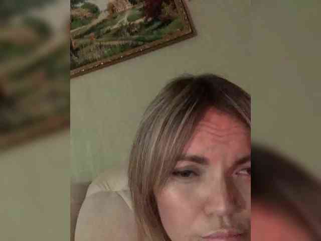 Ella-Pearlie webcam