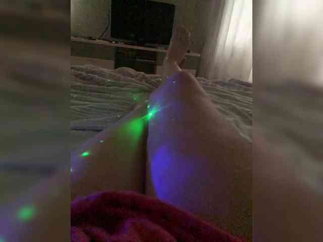 Ella-Pearlie webcam