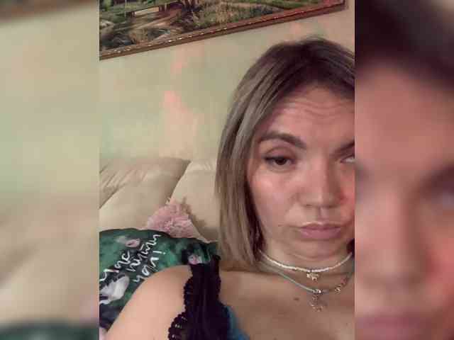 Ella-Pearlie webcam