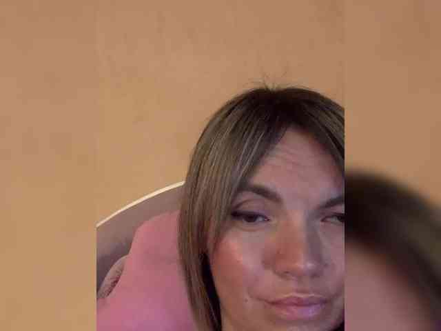 Ella-Pearlie webcam