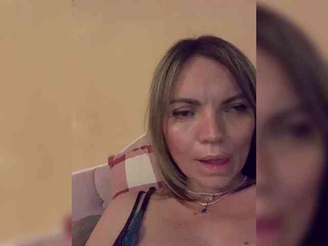 Ella-Pearlie webcam