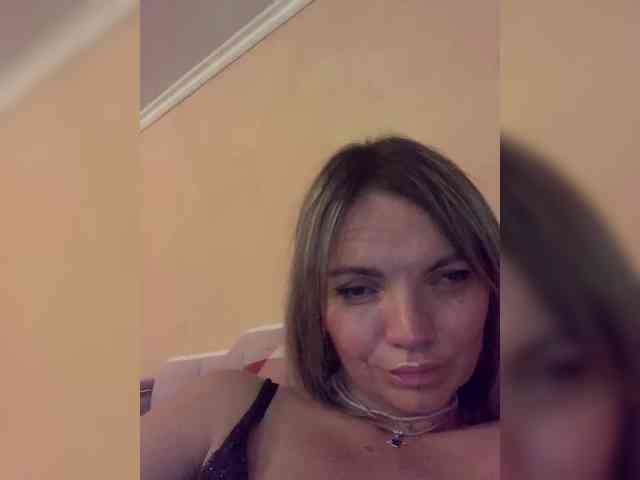 Ella-Pearlie webcam