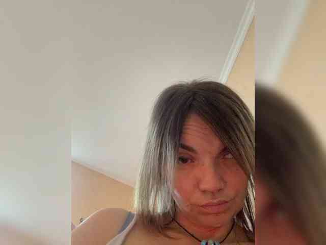 Ella-Pearlie webcam