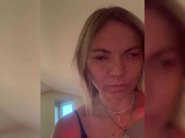 Ella-Pearlie webcam
