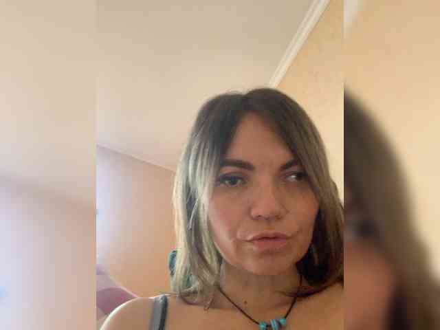 Ella-Pearlie webcam
