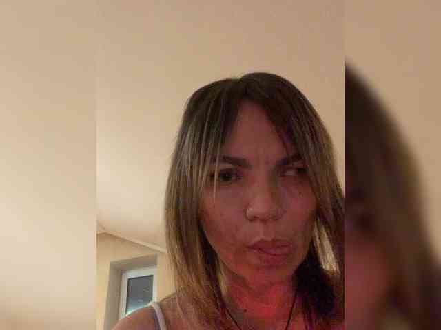Ella-Pearlie webcam