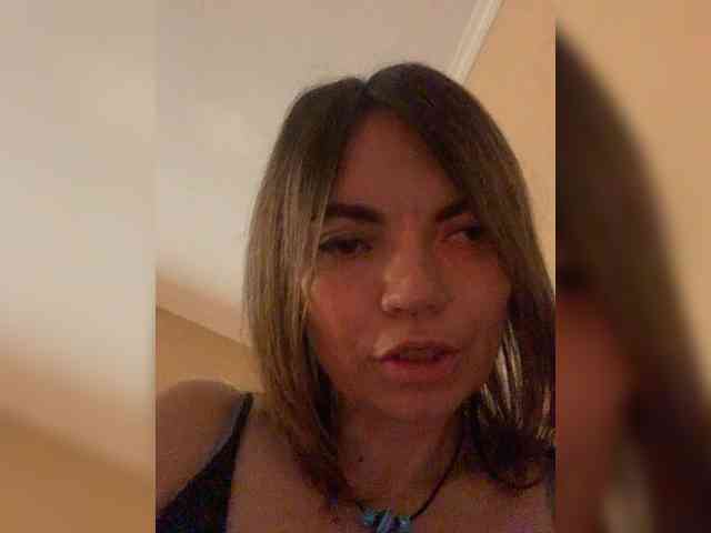Ella-Pearlie webcam