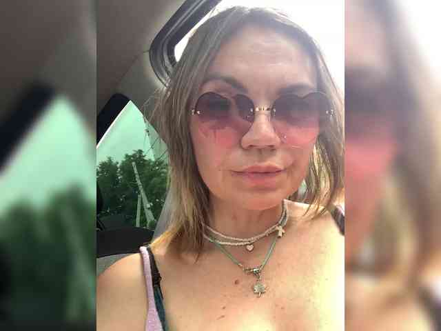 Ella-Pearlie webcam