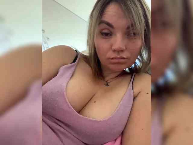 Ella-Pearlie webcam