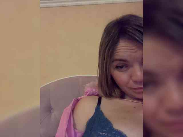 Ella-Pearlie webcam