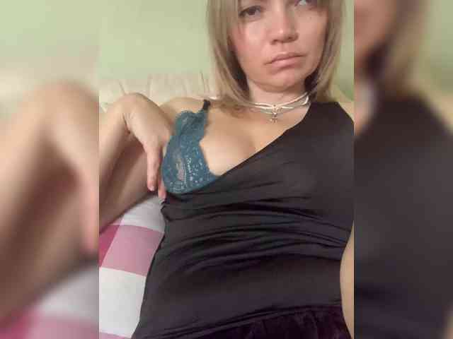 Ella-Pearlie webcam