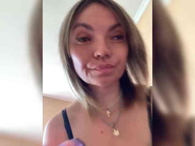 Ella-Pearlie webcam
