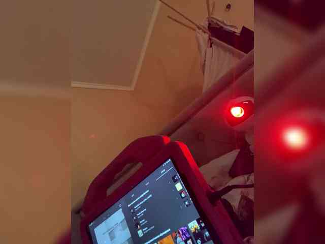 Ella-Pearlie webcam