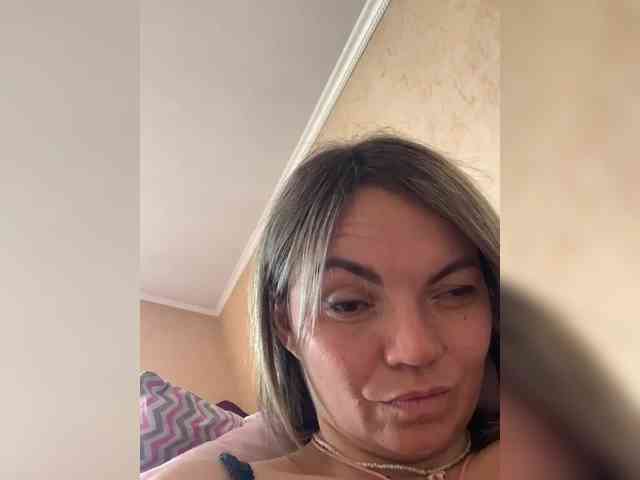 Ella-Pearlie webcam