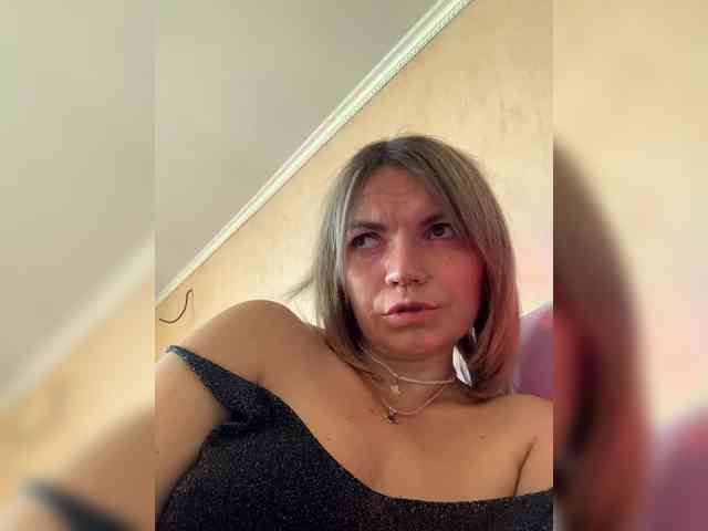 Ella-Pearlie webcam