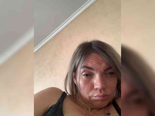 Ella-Pearlie webcam