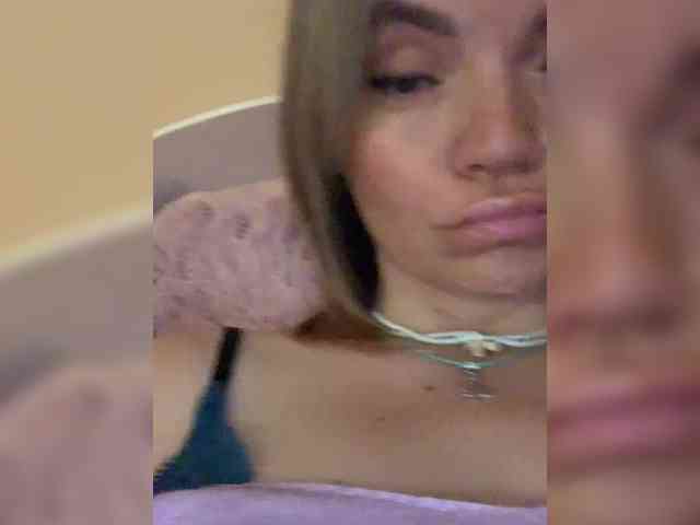Ella-Pearlie webcam