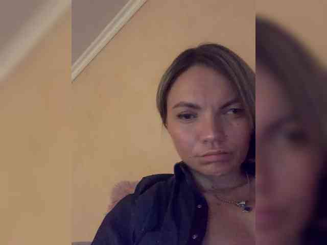 Ella-Pearlie webcam