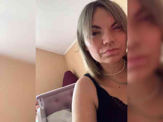 Ella-Pearlie webcam