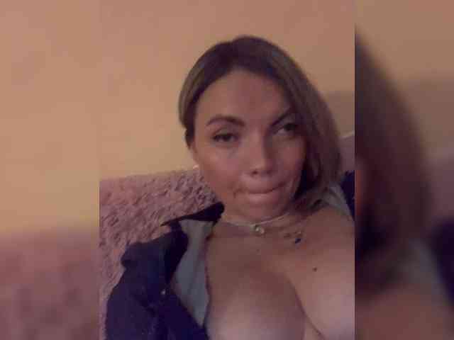 Ella-Pearlie webcam