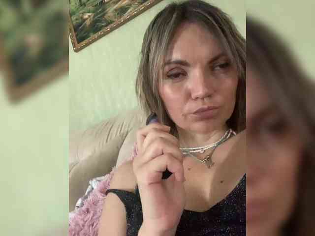 Ella-Pearlie webcam
