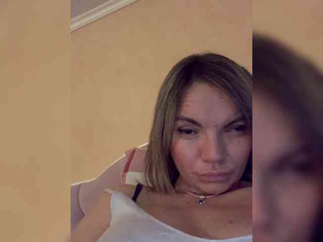 Ella-Pearlie webcam