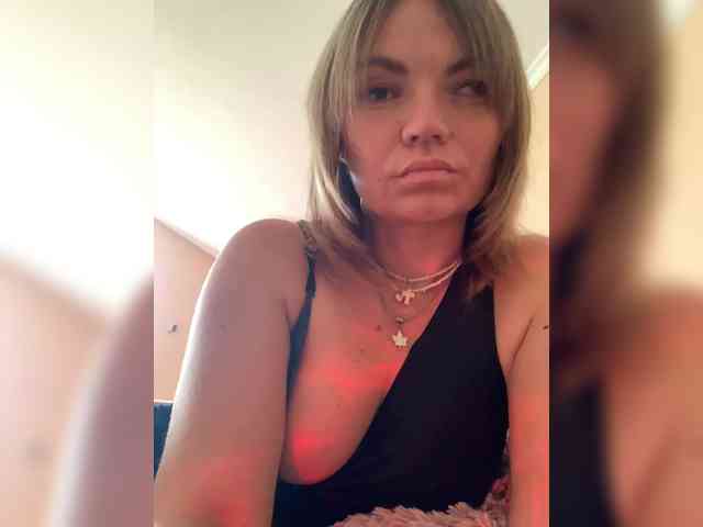 Ella-Pearlie webcam