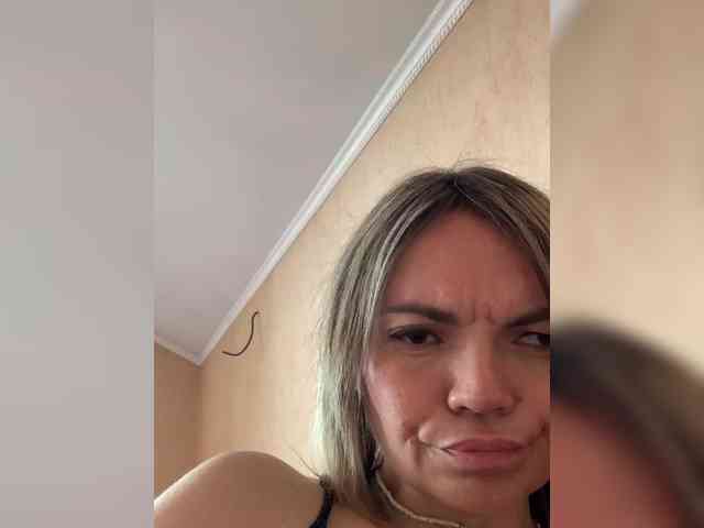 Ella-Pearlie webcam