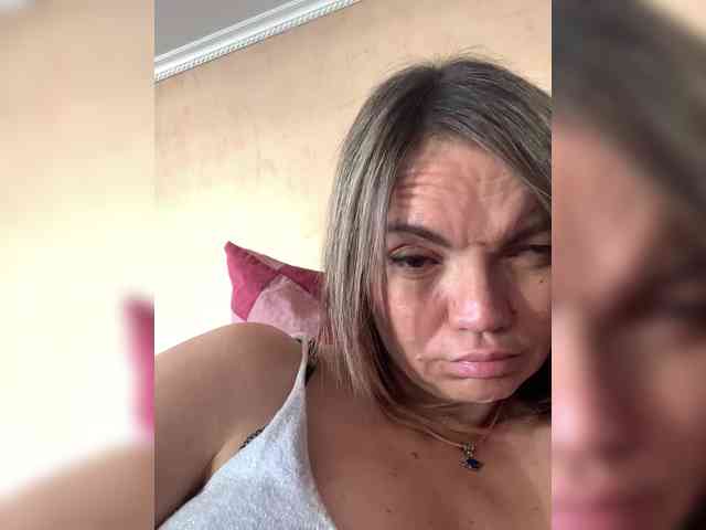 Ella-Pearlie webcam