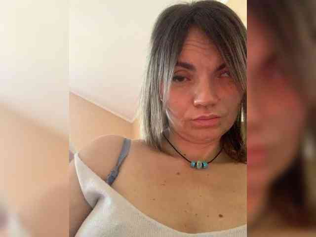 Ella-Pearlie webcam