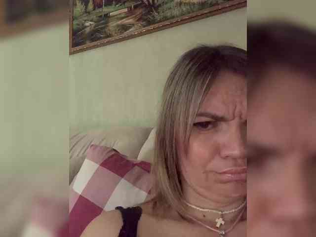 Ella-Pearlie webcam