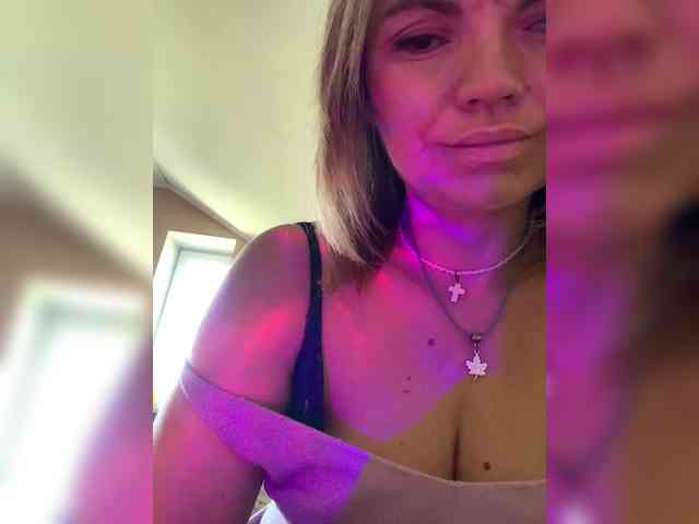 Ella-Pearlie webcam