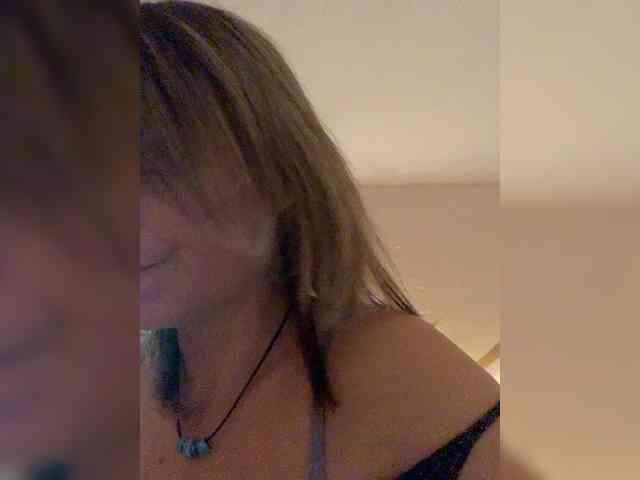 Ella-Pearlie webcam